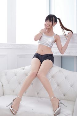 夏季短袖看见女同学乳突